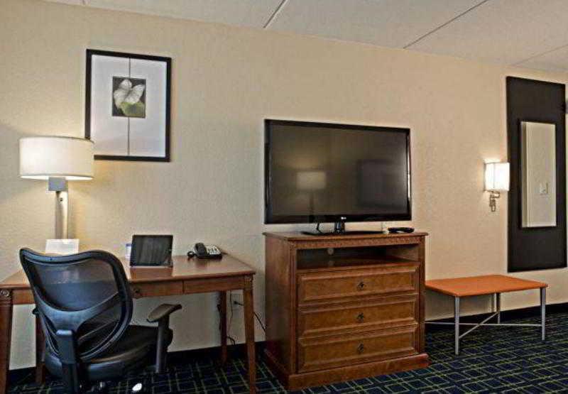 Fairfield Inn & Suites By Marriott Валдоста Екстериор снимка